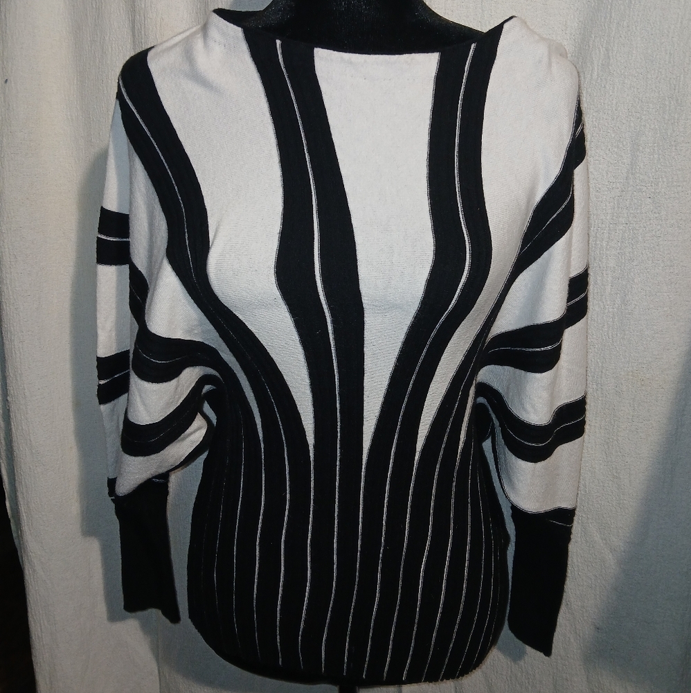 Stylish Black and White Women's Sweater Liquid By Stoni Super Soft